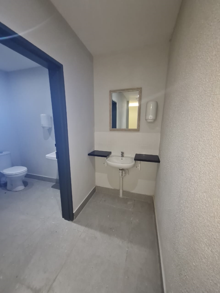 To Let Commercial Property for Rent in Wynberg Western Cape
